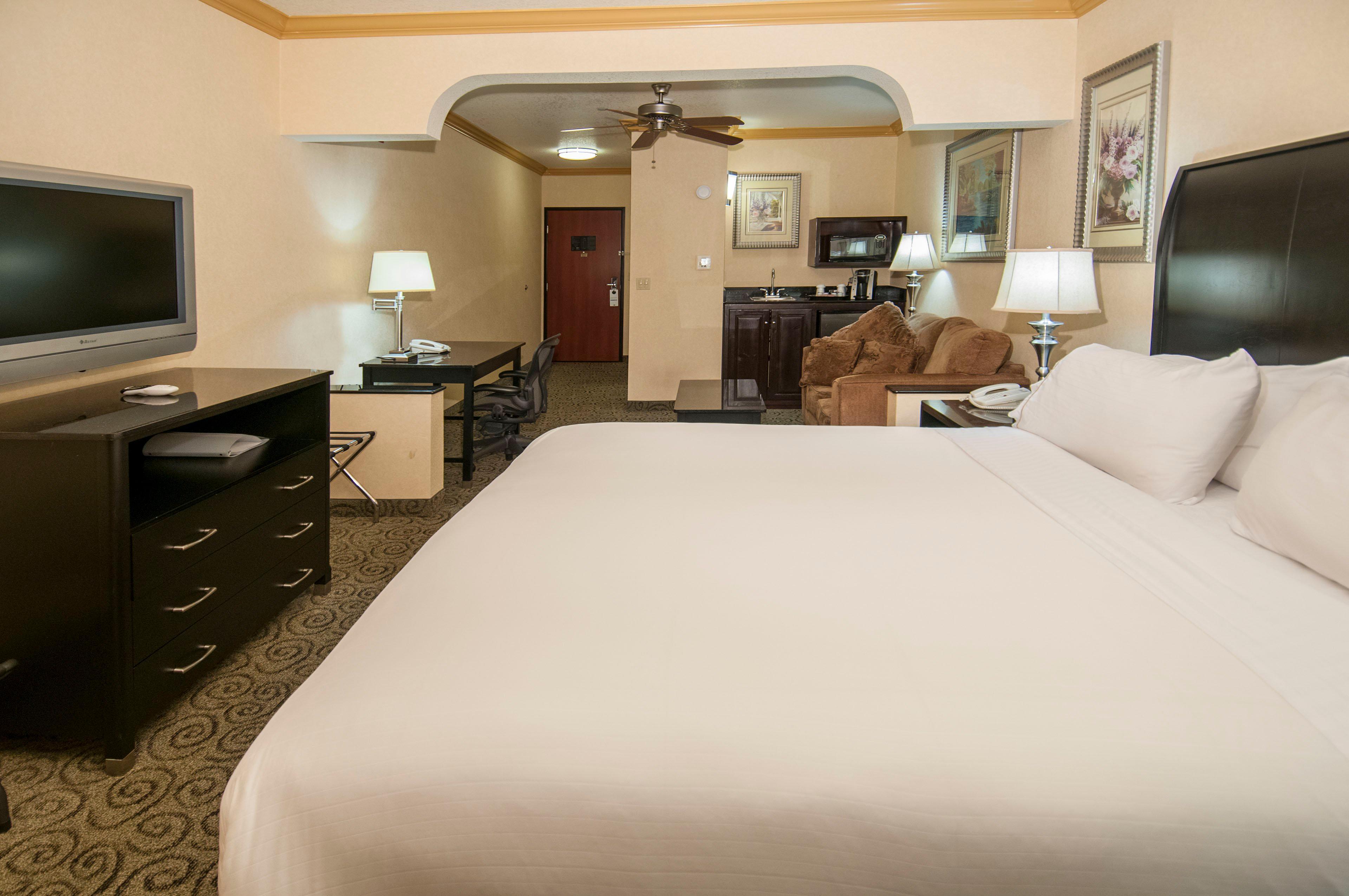 Holiday Inn Express & Suites Bakersfield Central By Ihg Kültér fotó