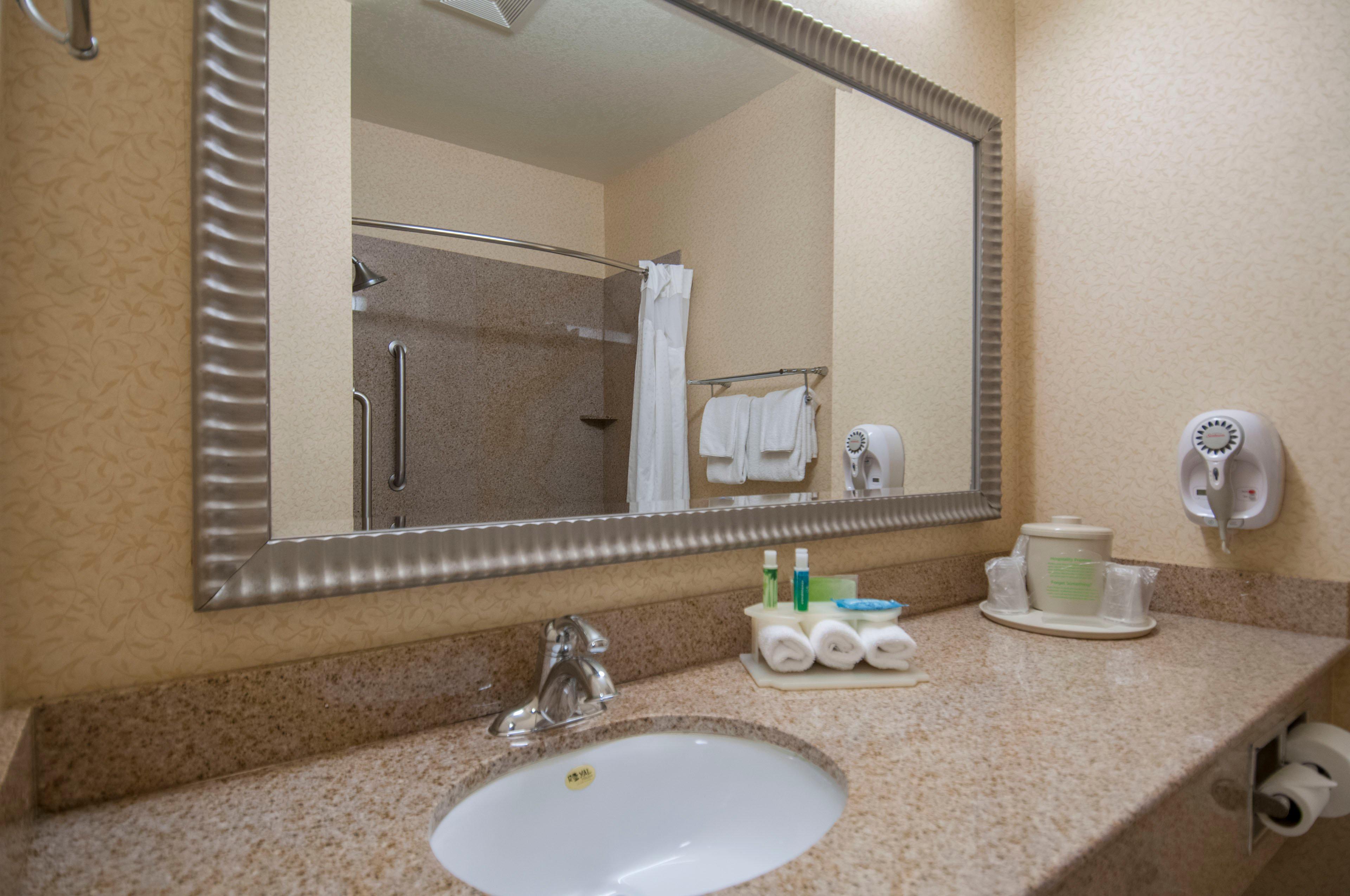 Holiday Inn Express & Suites Bakersfield Central By Ihg Kültér fotó