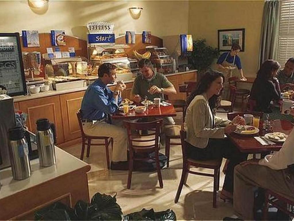 Holiday Inn Express & Suites Bakersfield Central By Ihg Kültér fotó