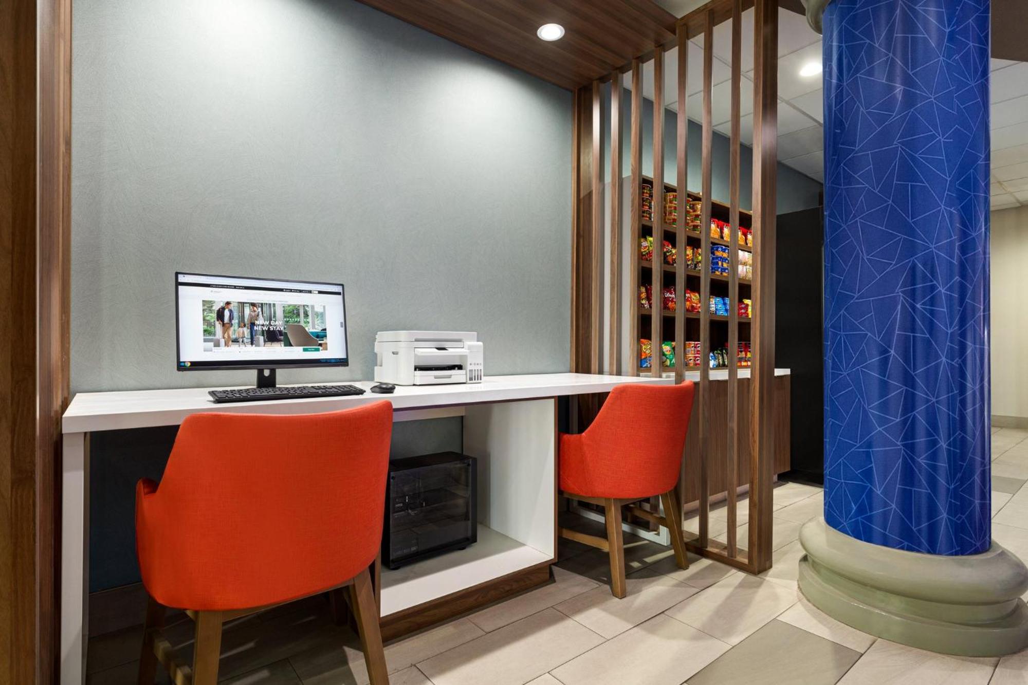 Holiday Inn Express & Suites Bakersfield Central By Ihg Kültér fotó